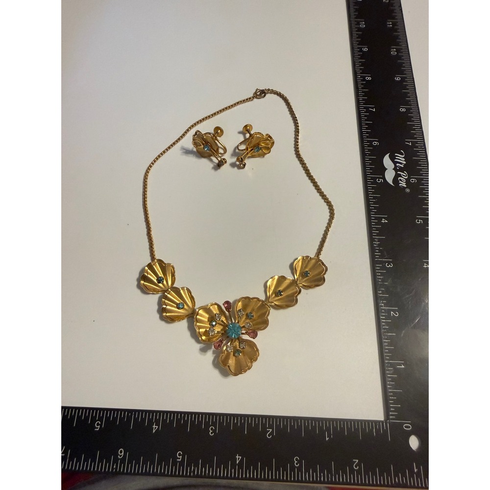 Vintage BN Signed Gold Tone Floral Rhinestone Necklace Screw Back Earrings Set